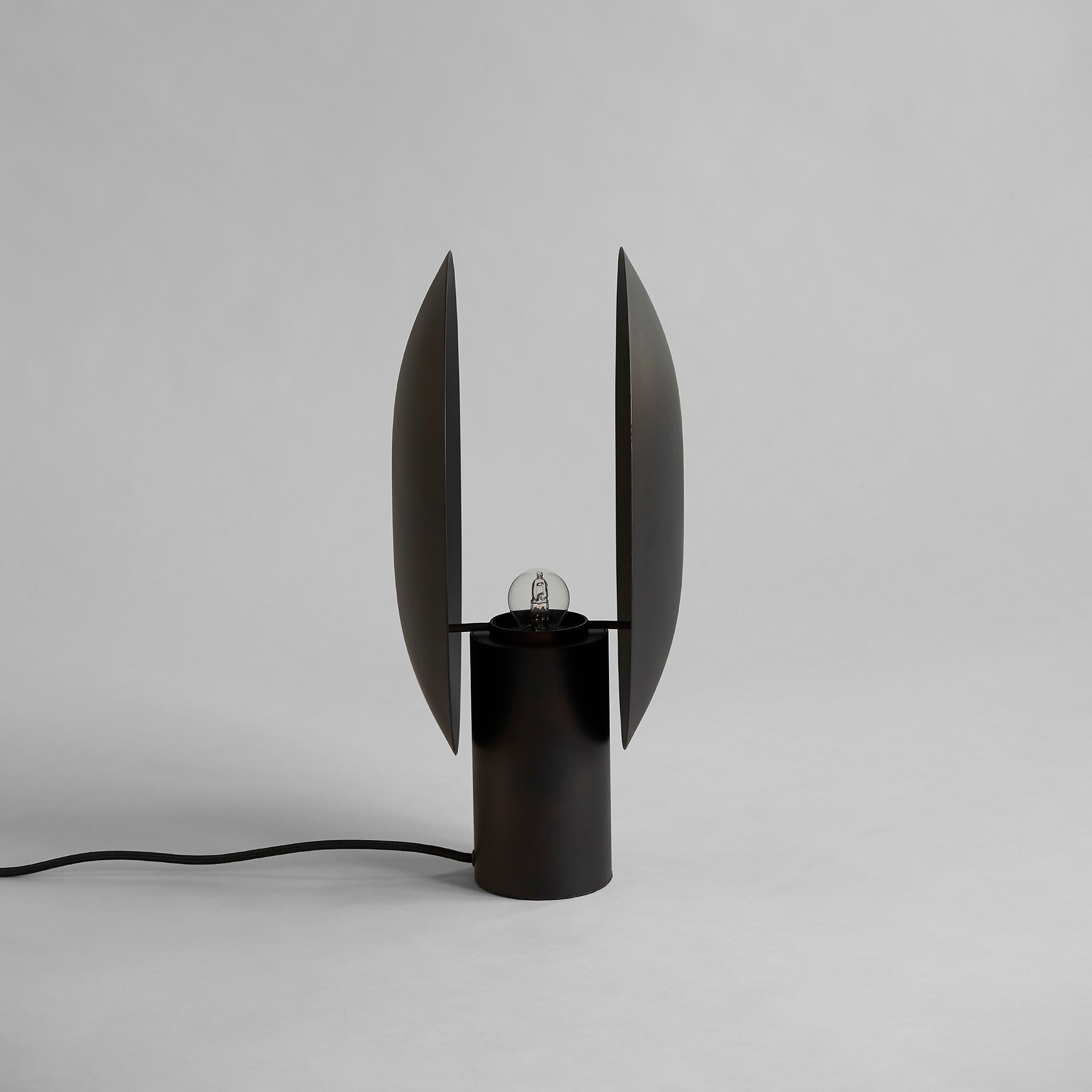 101 Copenhagen - Clam Table Lamp - Burned Black - Table Lamp